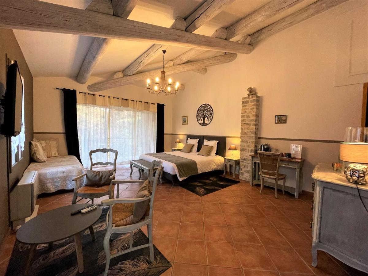 Le Mas Carre Seguret Bed & Breakfast Bagian luar foto