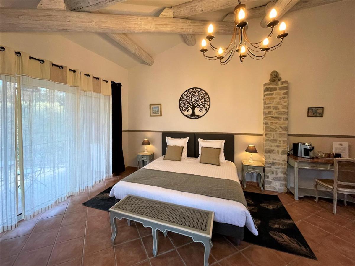 Le Mas Carre Seguret Bed & Breakfast Bagian luar foto