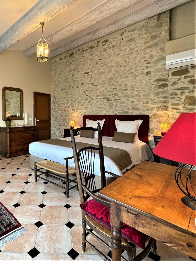 Le Mas Carre Seguret Bed & Breakfast Bagian luar foto