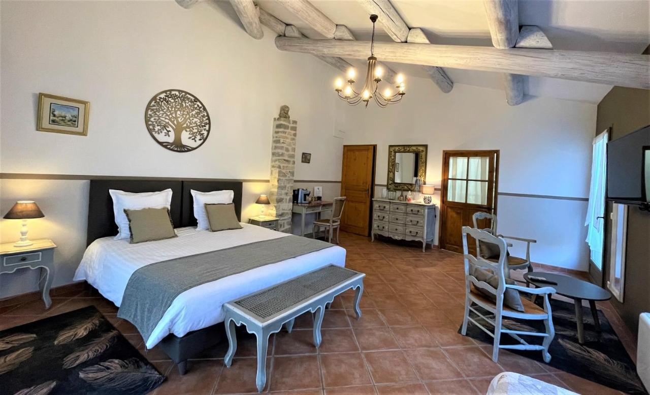 Le Mas Carre Seguret Bed & Breakfast Bagian luar foto