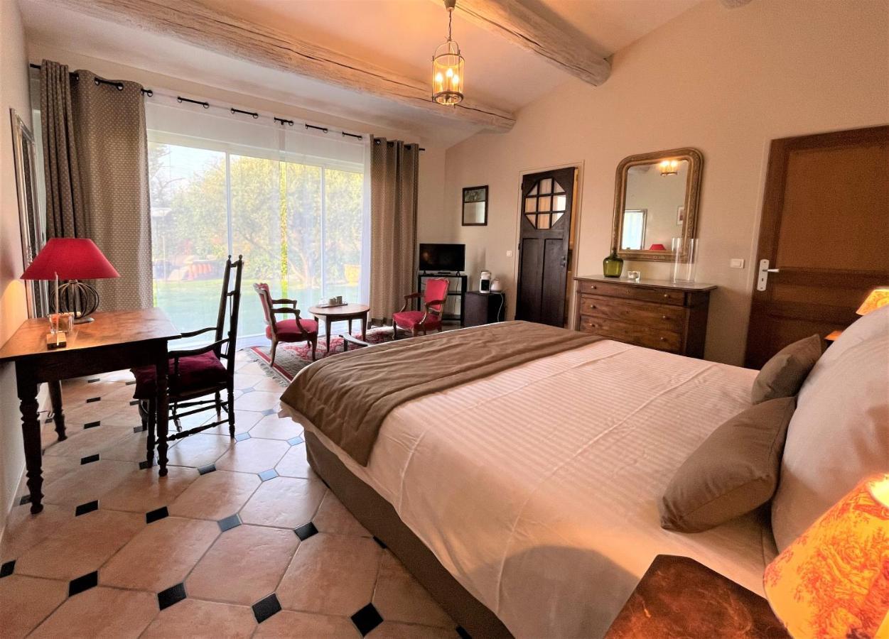 Le Mas Carre Seguret Bed & Breakfast Bagian luar foto